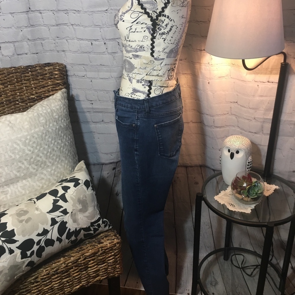 Gloria Vanderbilt stretch denim jean - Picture 4 of 10